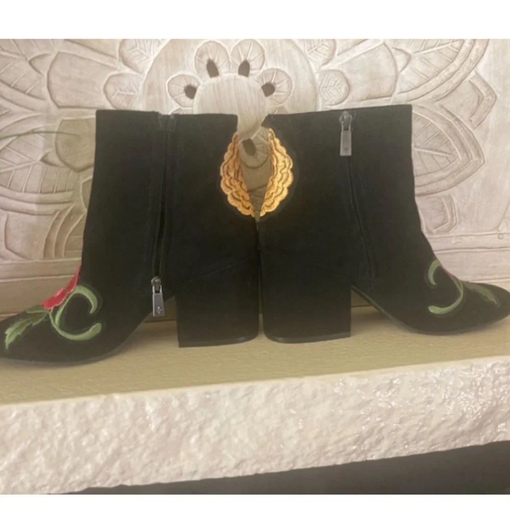 š„Kenneth Cole New York Women's Reeve 4 Block Heel Bootie with Embroidery Ankle - Picture 7 of 13